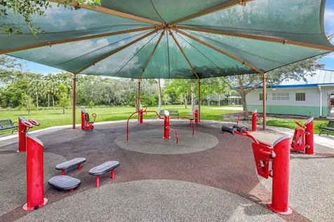 3960 Oaks Clubhouse Drive Pompano Beach FL 33069