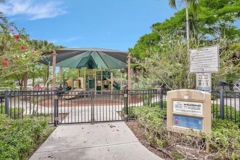 3960 Oaks Clubhouse Drive Pompano Beach FL 33069