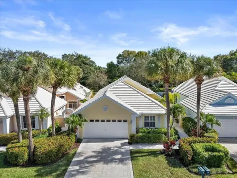 11 Dorchester Circle Palm Beach Gardens FL 33418