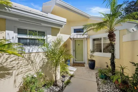 11 Dorchester Circle Palm Beach Gardens FL 33418