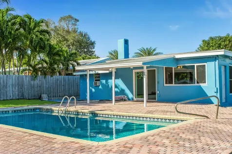 2017 Collier Avenue Lake Worth FL 33461