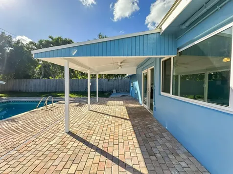 2017 Collier Avenue Lake Worth FL 33461