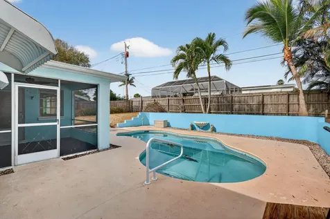 2631 Ne Myrtle Street Jensen Beach FL 34957