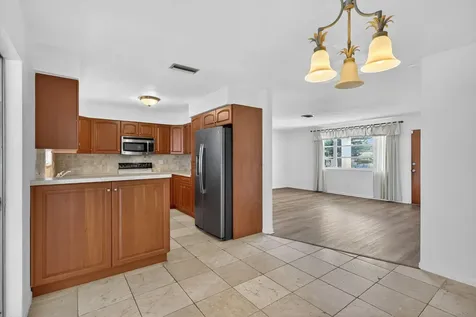 2631 Ne Myrtle Street Jensen Beach FL 34957