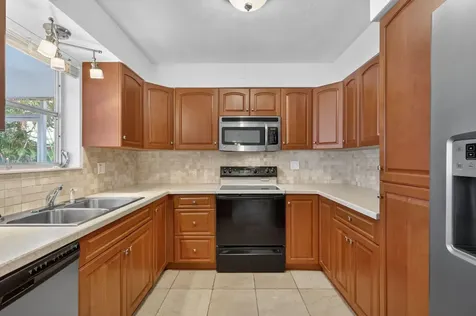 2631 Ne Myrtle Street Jensen Beach FL 34957