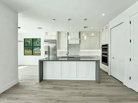130 E Hart Street Lantana FL 33462