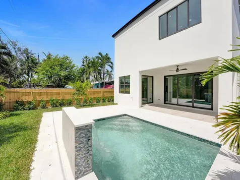 130 E Hart Street Lantana FL 33462