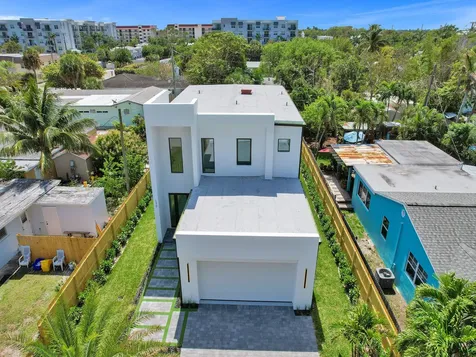 130 E Hart Street Lantana FL 33462