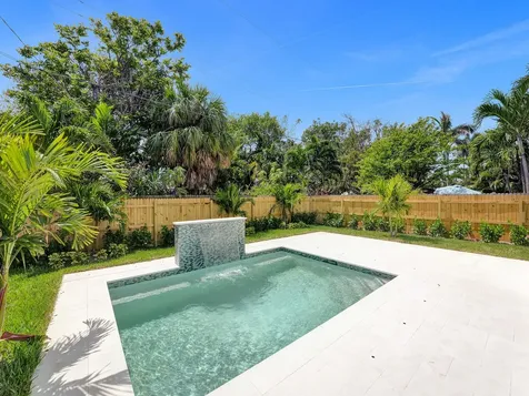 130 E Hart Street Lantana FL 33462