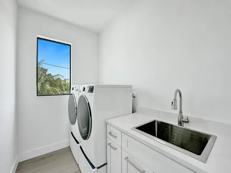 130 E Hart Street Lantana FL 33462