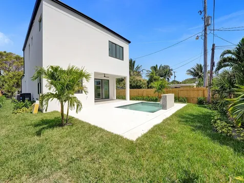 130 E Hart Street Lantana FL 33462