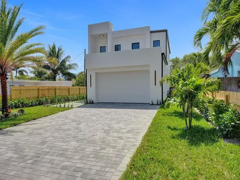 130 E Hart Street Lantana FL 33462