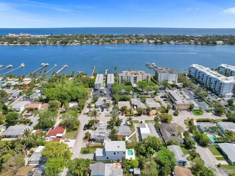 130 E Hart Street Lantana FL 33462