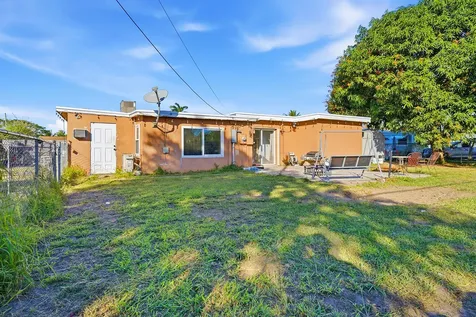 333 Mid Pines Road Palm Springs FL 33461