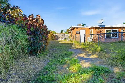 333 Mid Pines Road Palm Springs FL 33461