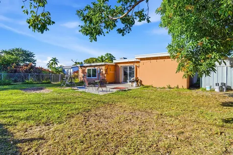 333 Mid Pines Road Palm Springs FL 33461
