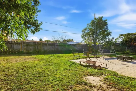 333 Mid Pines Road Palm Springs FL 33461