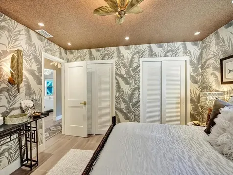 913 S Lakeside Place Lantana FL 33462