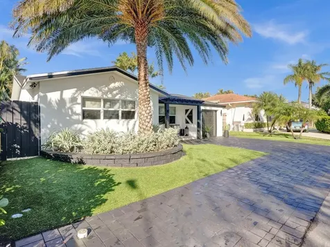 913 S Lakeside Place Lantana FL 33462