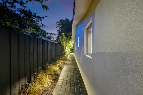 913 S Lakeside Place Lantana FL 33462