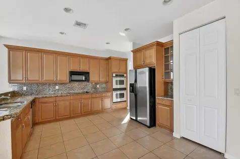 6068 Pond Bluff Court Lake Worth FL 33467