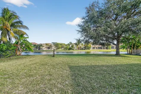 6068 Pond Bluff Court Lake Worth FL 33467