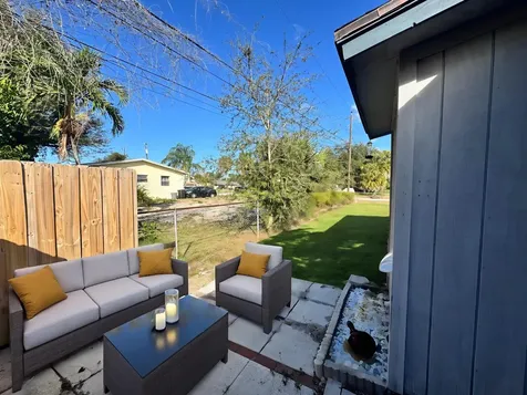8761 40th Terrace Palm Beach Gardens FL 33410