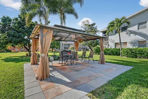 378 Sheffield P West Palm Beach FL 33417