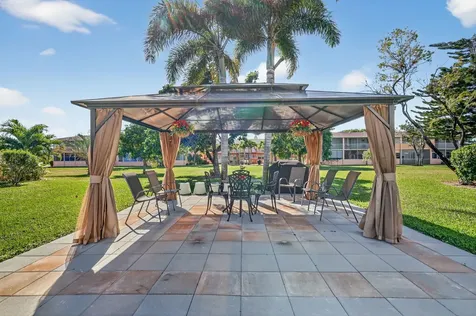 378 Sheffield P West Palm Beach FL 33417