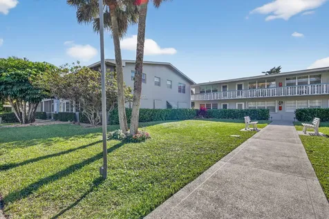 378 Sheffield P West Palm Beach FL 33417