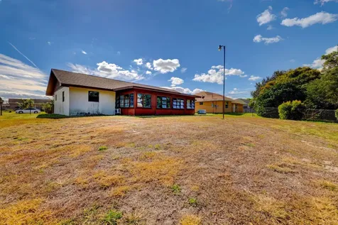 543 SE Greenway Terrace Port Saint Lucie FL 34983