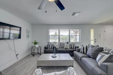 543 SE Greenway Terrace Port Saint Lucie FL 34983