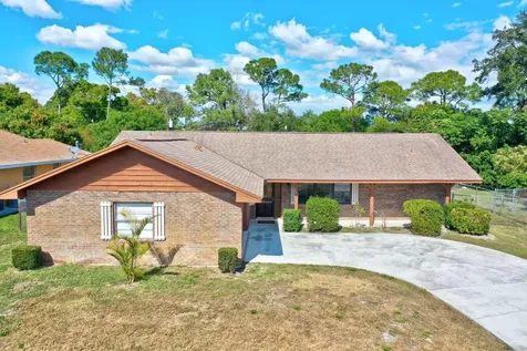 543 SE Greenway Terrace Port Saint Lucie FL 34983