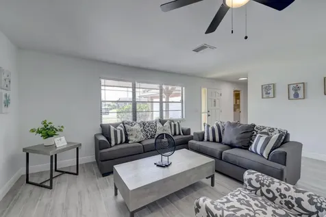 543 SE Greenway Terrace Port Saint Lucie FL 34983