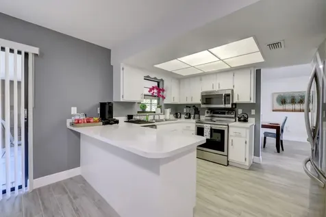 543 SE Greenway Terrace Port Saint Lucie FL 34983