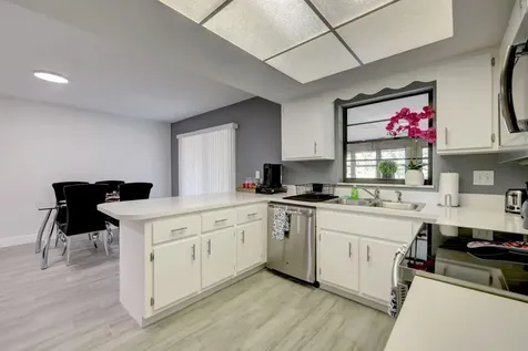 543 SE Greenway Terrace Port Saint Lucie FL 34983