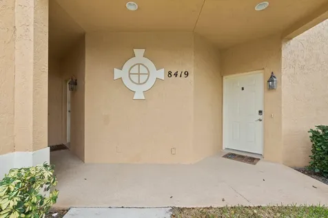 8419 Mulligan Circle Port Saint Lucie FL 34986
