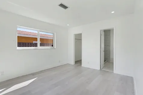 4005 Nw 76th Avenue Coral Springs FL 33065