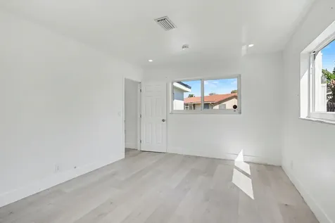 4005 Nw 76th Avenue Coral Springs FL 33065