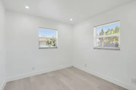 4005 Nw 76th Avenue Coral Springs FL 33065