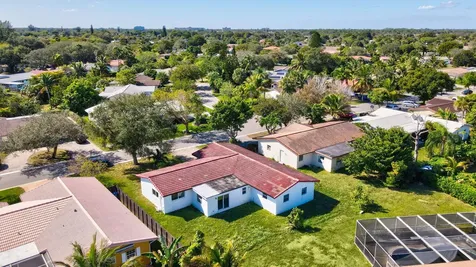 4005 Nw 76th Avenue Coral Springs FL 33065
