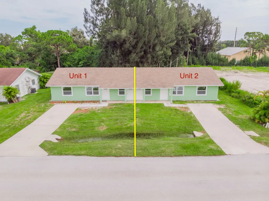 3763 SE Dixie Ross Street Stuart FL 34997