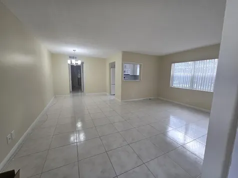 17 Cambridge A West Palm Beach FL 33417
