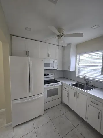 17 Cambridge A West Palm Beach FL 33417
