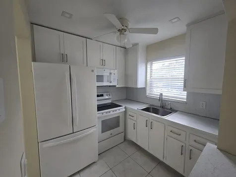 17 Cambridge A West Palm Beach FL 33417