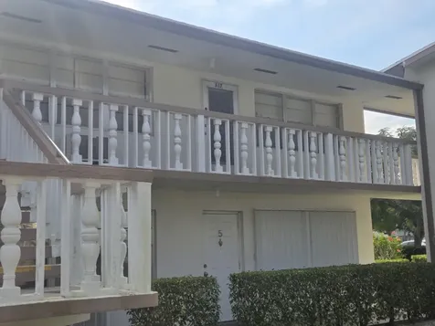 17 Cambridge A West Palm Beach FL 33417