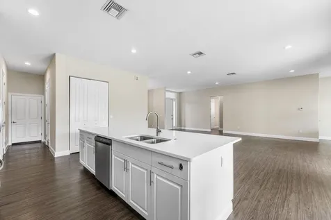 5268 Nw Gamma Street Port Saint Lucie FL 34986