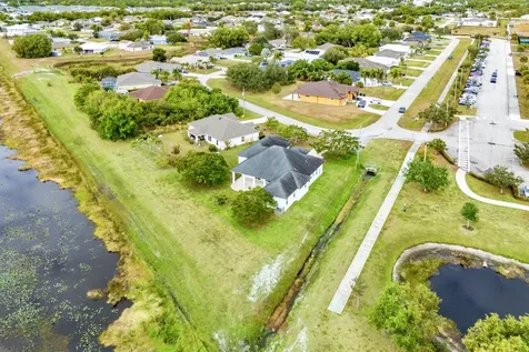 5268 Nw Gamma Street Port Saint Lucie FL 34986