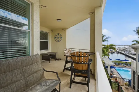975 NW Flagler Avenue Stuart FL 34994