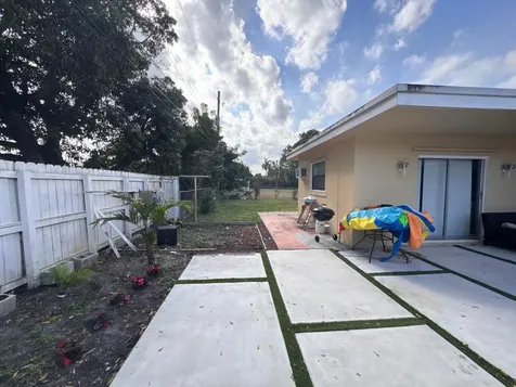 6256 Nw 16th Court Margate FL 33063